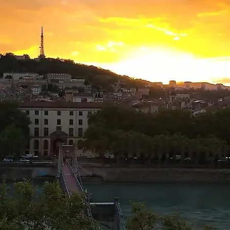 Vue Exceptionnelle, Baignoire Balneo, Parking&clim Apartment *