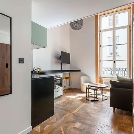 Platine - Furnished - Downtown Apartment *
