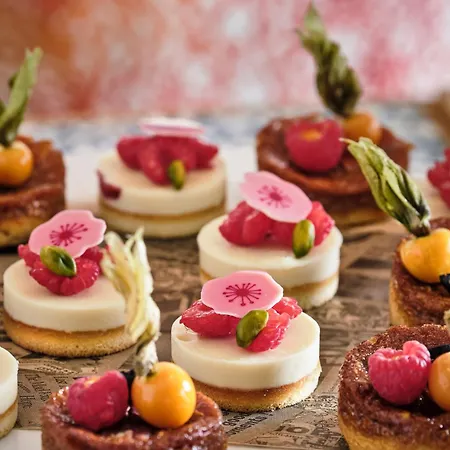 Hotel Chromatics & Restaurant Hill Club By Happyculture