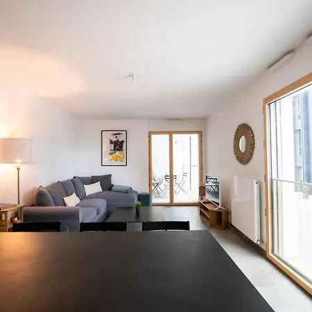Le Cosmo - Premium W/ Terrace- Part Dieu Apartment