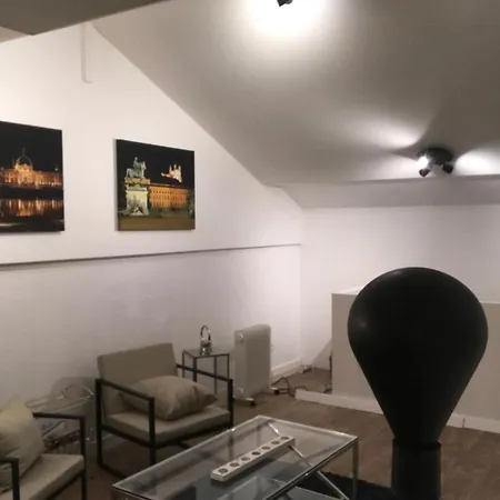 Loft 90m2 Avec Chauffe Unique A *