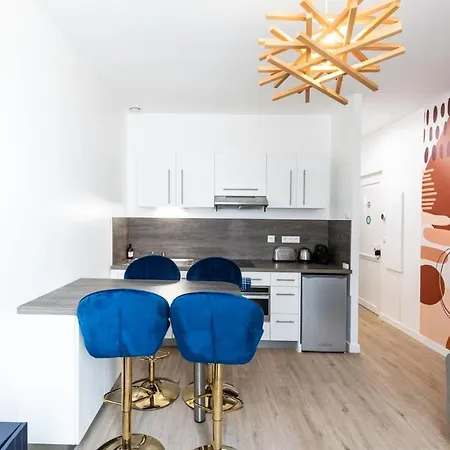 Apartment Le Hirvi - Cocon Zen Et Epure A 10min Vieux Lyon