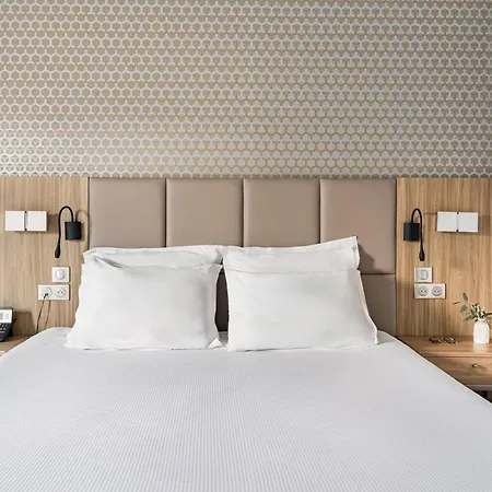 Hotell Crowne Plaza - Cite Internationale 4*