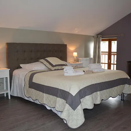 Chambre D'hotes La Paravent Bed & Breakfast 3*