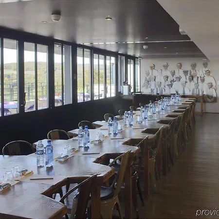 호텔 L'ermitage Cuisine-a-manger