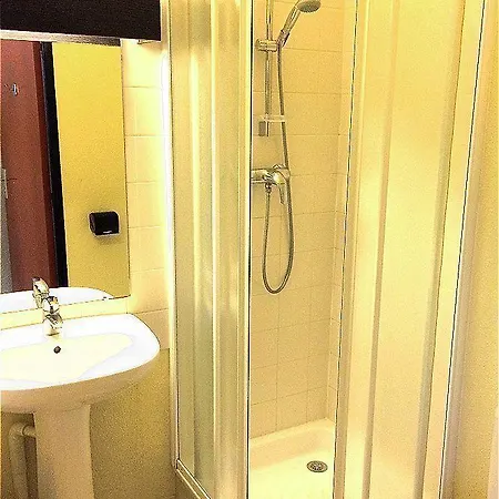 Elysee Hotel 2*