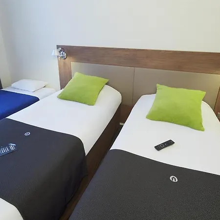 Campanile Centre - Gare Perrache - Confluence 3* Лион