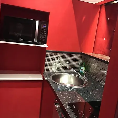 Le Cabaret Vip Apartment *