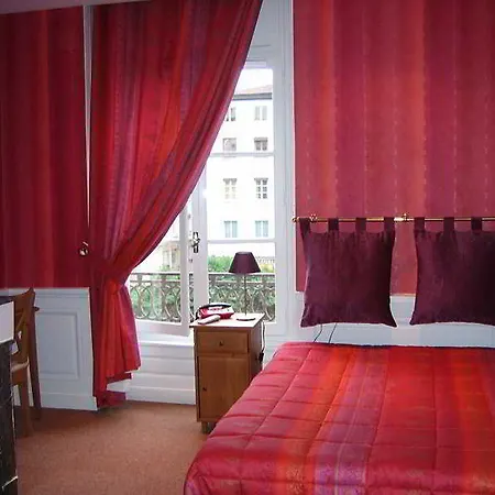 Du Théatre Hotel 2*