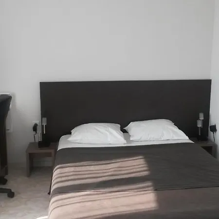 Bed In City - Le Virgile Appart hôtel 3*