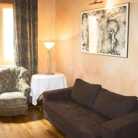 Hotel La Tour Rose 4*