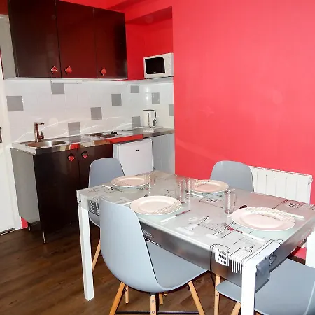 Avy Bellecour Aparthotel 4*