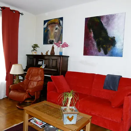 Apartment St Pothin Village Avec Garage