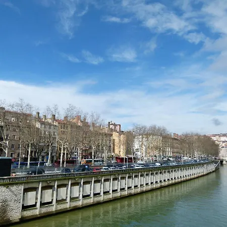 Vieux Cour Renaissance Apartment