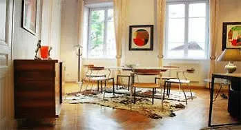 Ambiance - Fleurieu Apartment *