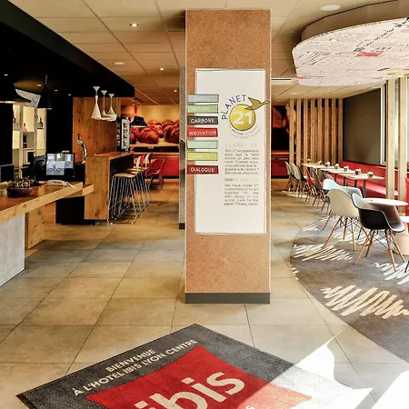 Ibis Centre Hotell 3*