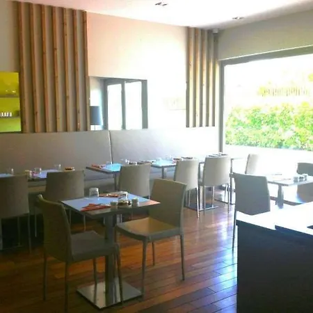 Apart-hotel Adonis Dock Ouest