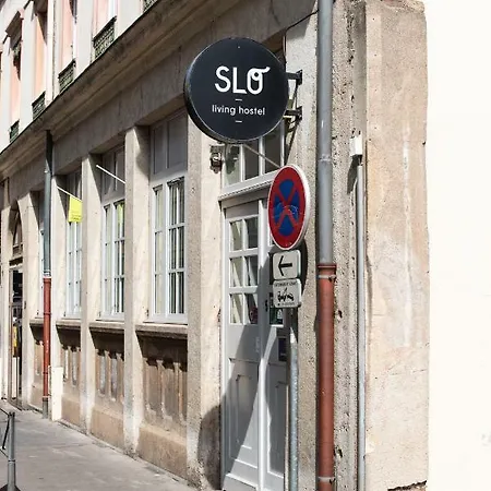 Slo Saxe Ostello Lione