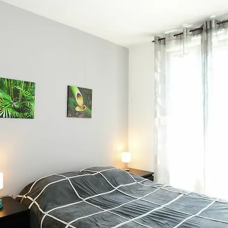 Ambiance Pre Gaudry Apartment