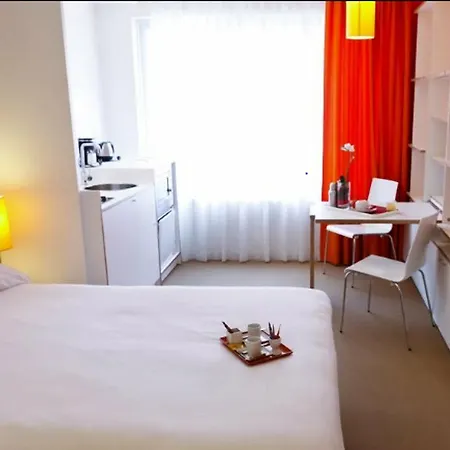 Hotel Montempo Cite Internationale 3*