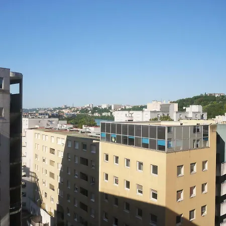 Saint Clair Cite Internationale Apartment *