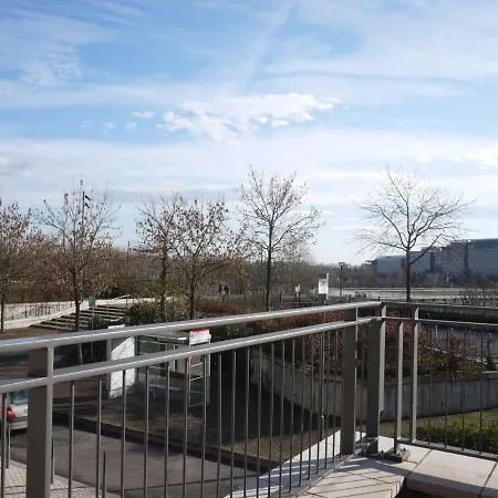 Saint Clair Cite Internationale Apartment