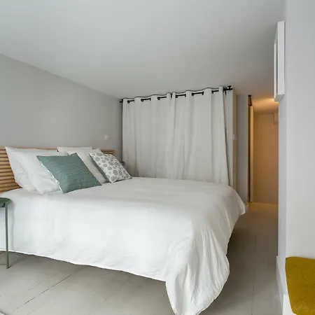 Quai Claude Bernard Apartment *