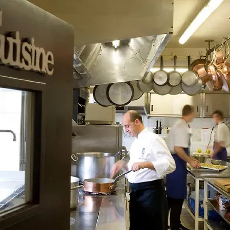Hotel Logis Tante Yvonne & Son Restaurant Semi-gastronomique - Lyon Nord Quincieux