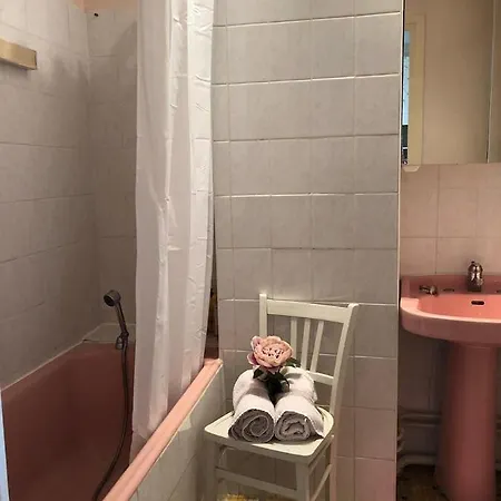 Appartement Rue Rabelais - *