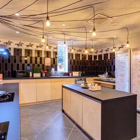 Meininger Centre Berthelot Hotel 2*