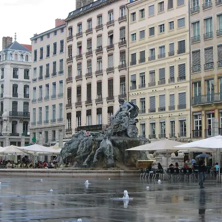 Avy Bellecour Lägenhetshotell 2*