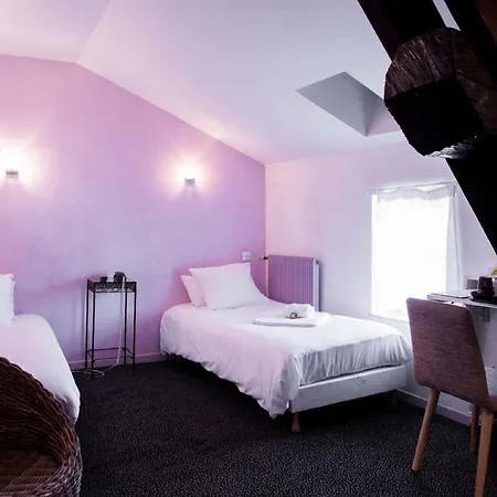 Otel Logis Tante Yvonne & Son Restaurant Semi-gastronomique - Lyon Nord 3*