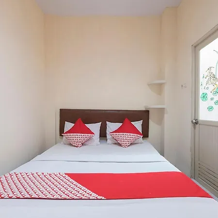 Oyo 1691 Wisma Benhil Toddopuli Hotel 2*