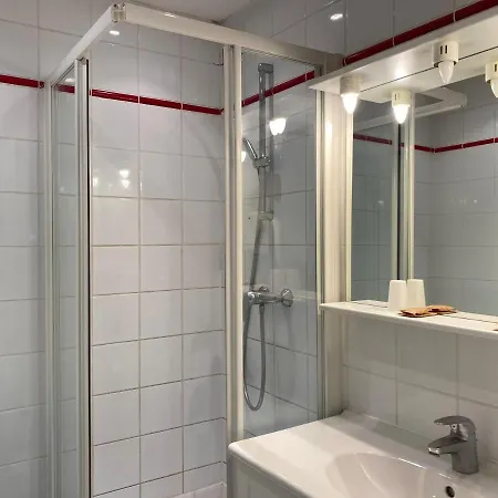 Hotel De La Marne 2*