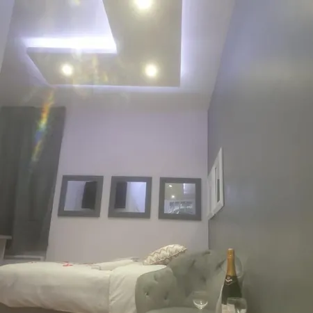 Enzo Avec Jacuzzi Privatif דירה *