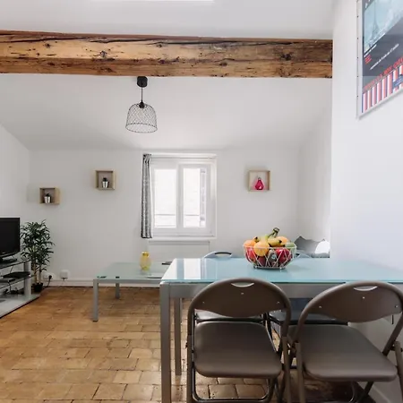Bnbgones - Le Saint Vincent- Hypercentre Wifi Netflix Appartement Lyon