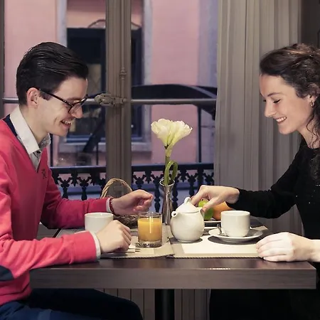Hotel Mercure Centre Beaux-arts 4*