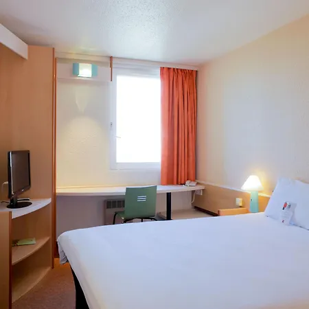 Ibis Lyon Est 3*