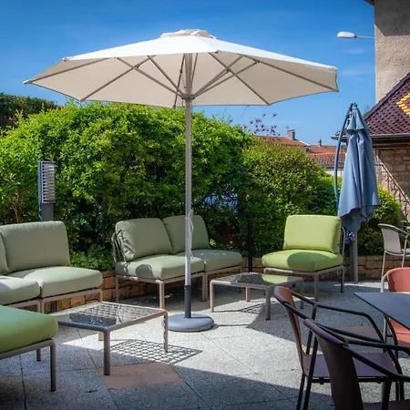 Otel Logis Tante Yvonne & Son Restaurant Semi-gastronomique - Lyon Nord Quincieux