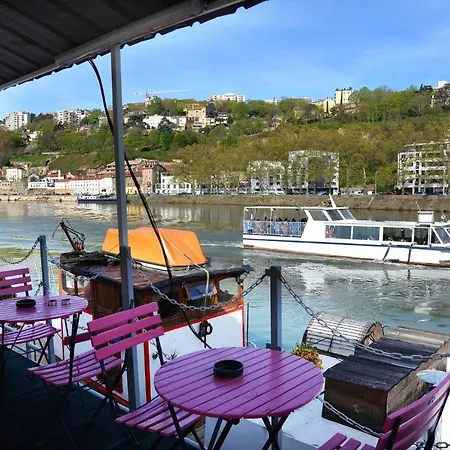 In Studio - Mini Studio Peniche Au Coeur De Lyon, Insolite Et Calme Maison d'hôtes