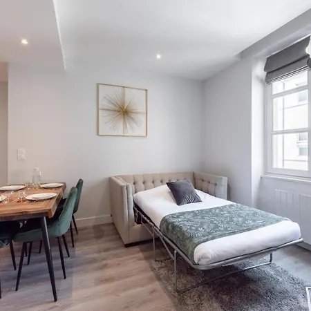 Apartment Le Pompadour - Magnifique T2 Place Bellecour 4eme Etage Sans Ascenseur - 4th Floor No Elevator