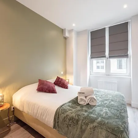 Le Pompadour - Magnifique T2 Place Bellecour 4eme Etage Sans Ascenseur - 4th Floor No Elevator *
