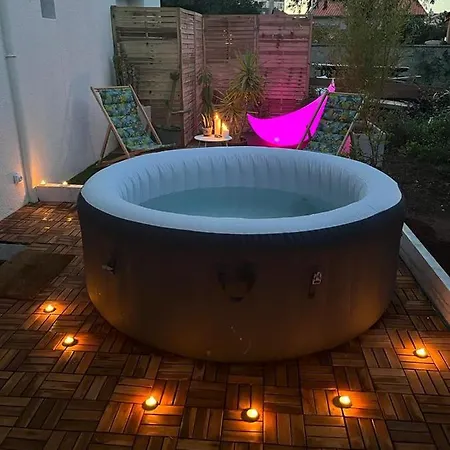 Superbe Avec Jacuzzi Avec Jardin Prive Casa de Férias *