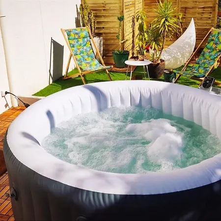 Casa de Férias Superbe Avec Jacuzzi Avec Jardin Prive