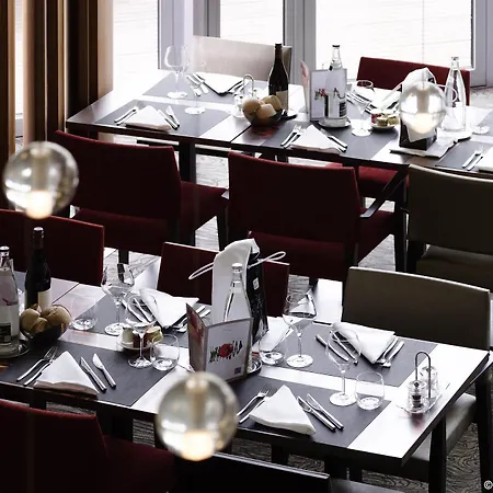 Novotel Centre-confluence Bord De Saone 4* Λυών