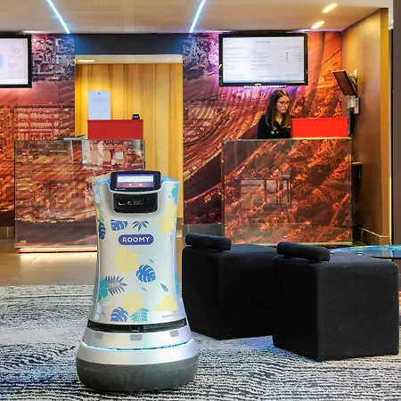 Novotel Centre-confluence Bord De Saone Otel 4*