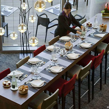 Novotel Centre-confluence Bord De Saone Otel 4*