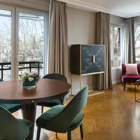 Apart-hotel Warwick Reine Astrid -