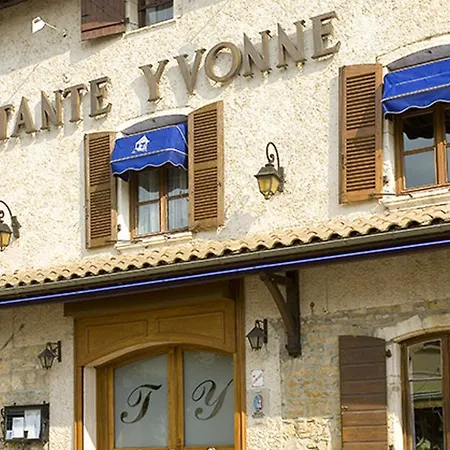 Otel Logis Tante Yvonne & Son Restaurant Semi-gastronomique - Lyon Nord 3*