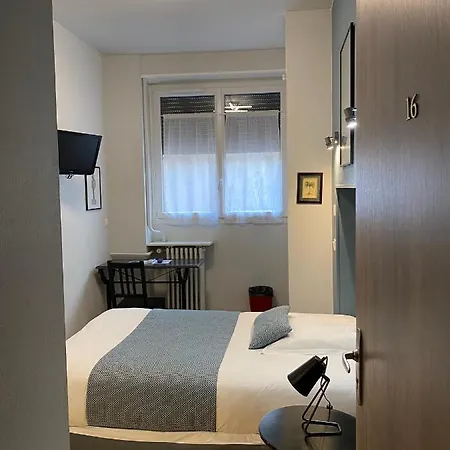 Hotel De La Marne 2*